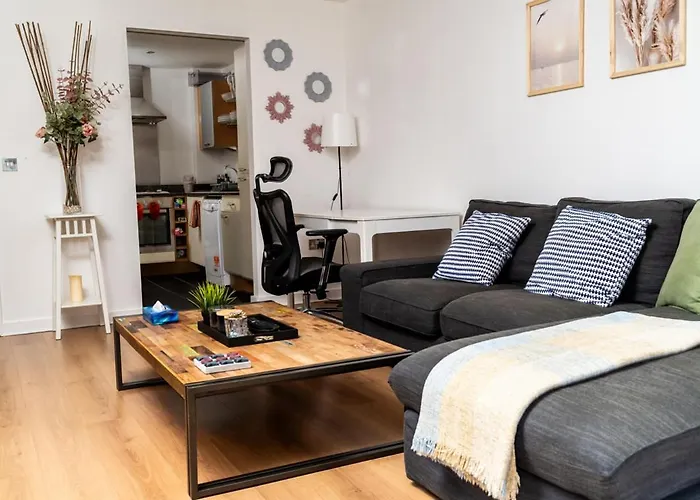Stunning 1 Bedroom Appartment In Grand Cannal